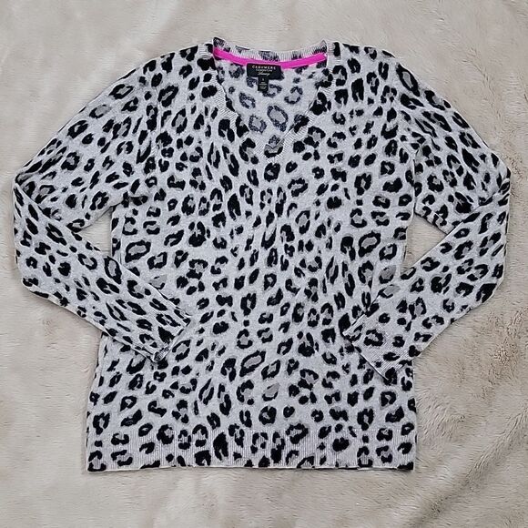CHARTER CLUB LUXURY CASHMERE V-NECK LEOPARD SWEATER, SIZE LARGE - Picture 1 of 8